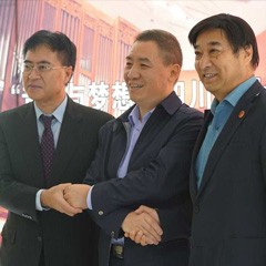 s36沙龙会再出手公益，为四川25所小学捐赠s36沙龙会高科技钢琴